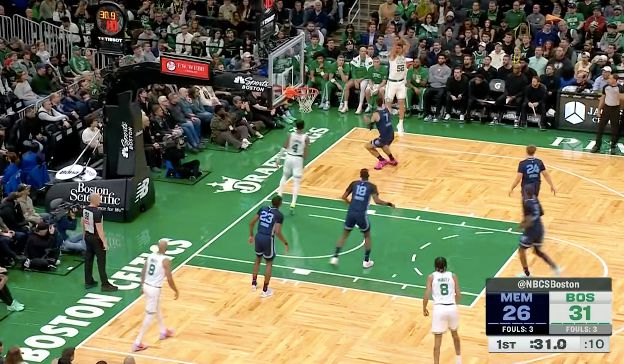 凯尔特人首节命中6三分球，怀特单节轰下10分