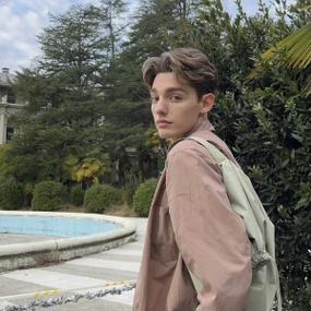 6686体育app金牌作者Grayson