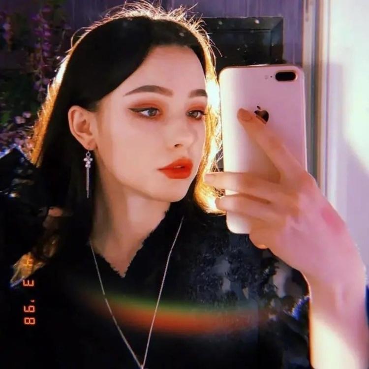 6686体育app钻石作者Layla