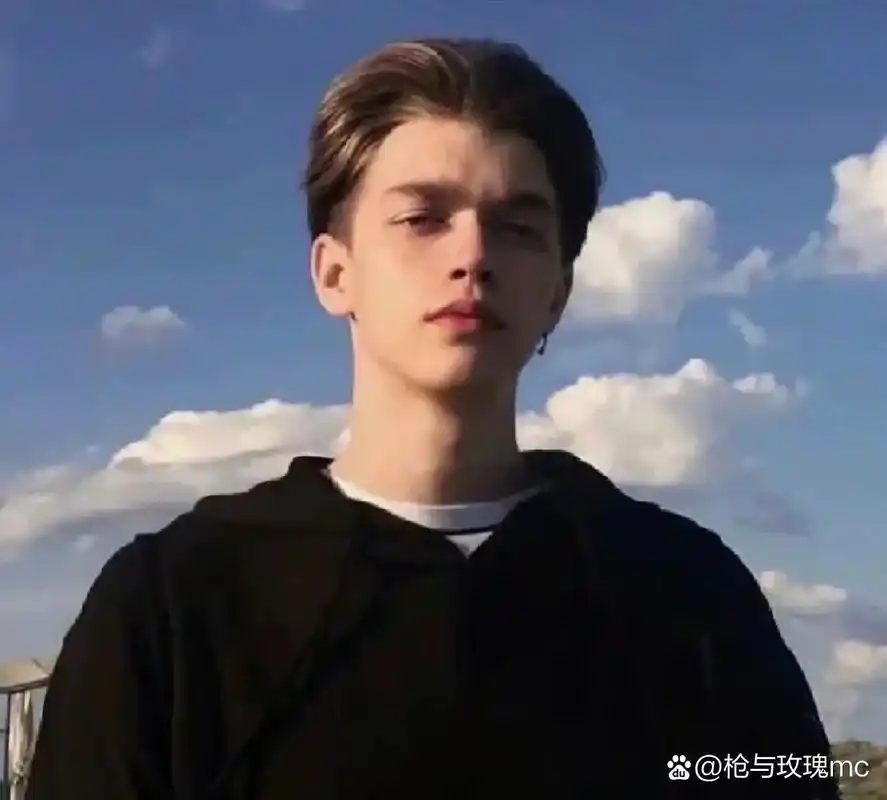 6686体育app特邀作者Violetta