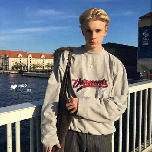 6686体育app铁牌作者Irene