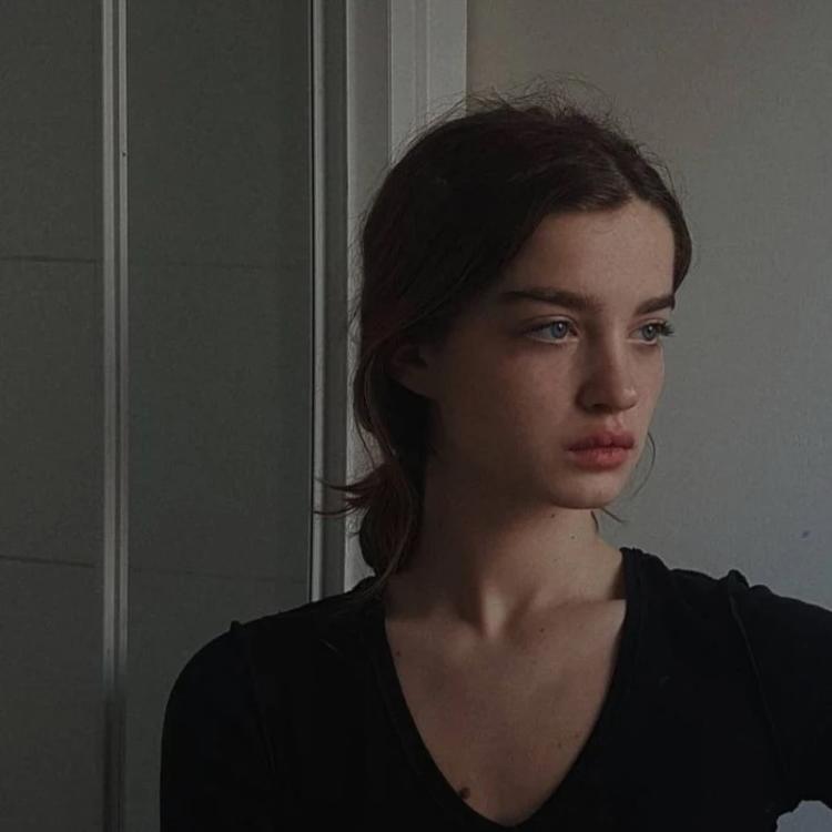 6686体育app高级作者Sofia